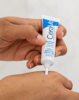 Eye repair cream on hand - Moisturizers - CeraVe - 1