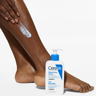 Moisturizing lotion on knees - Moisturizers - CeraVe - 1