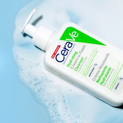 Hydrating cream to foam - Cleanser - CeraVe - Bathroom 1